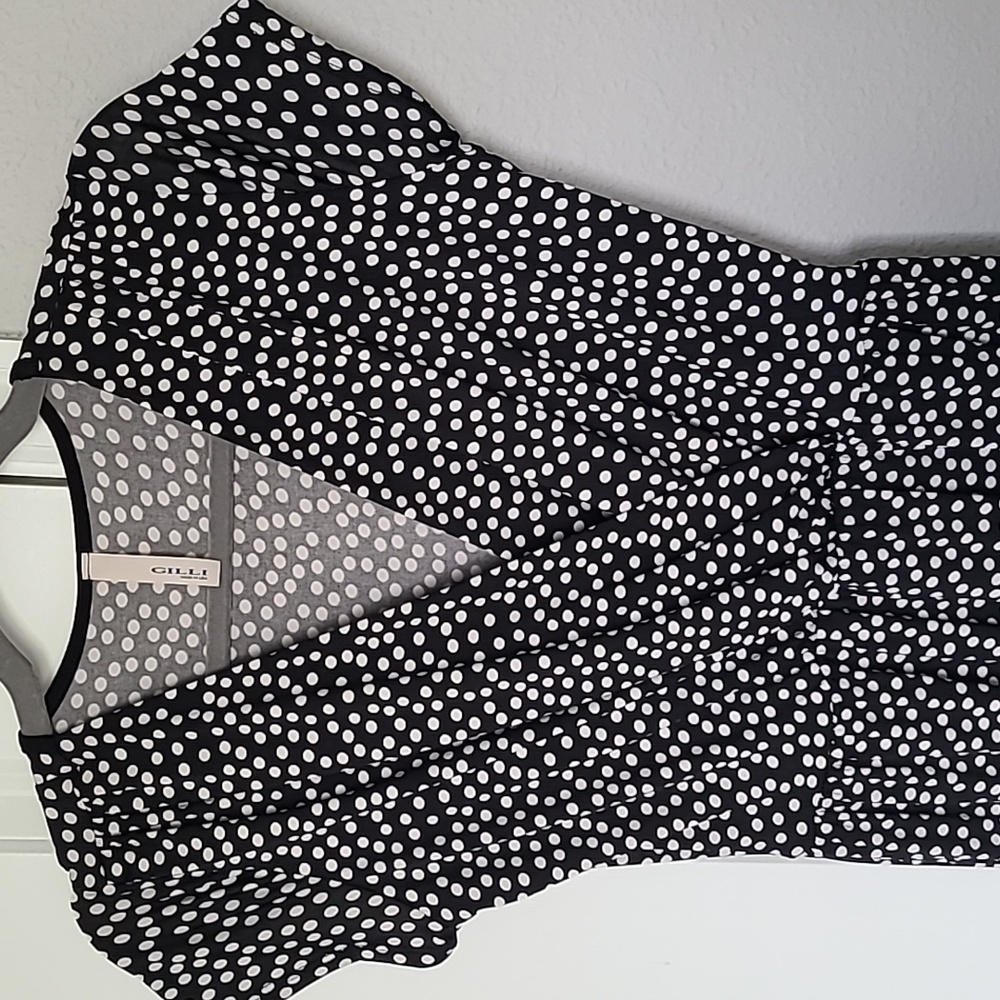 Woman's Dress - Picture 2 of 3